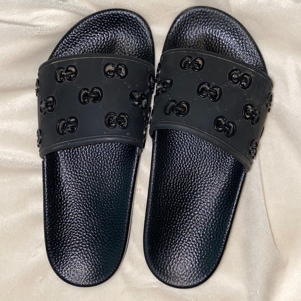 Black Gucci slides size 6